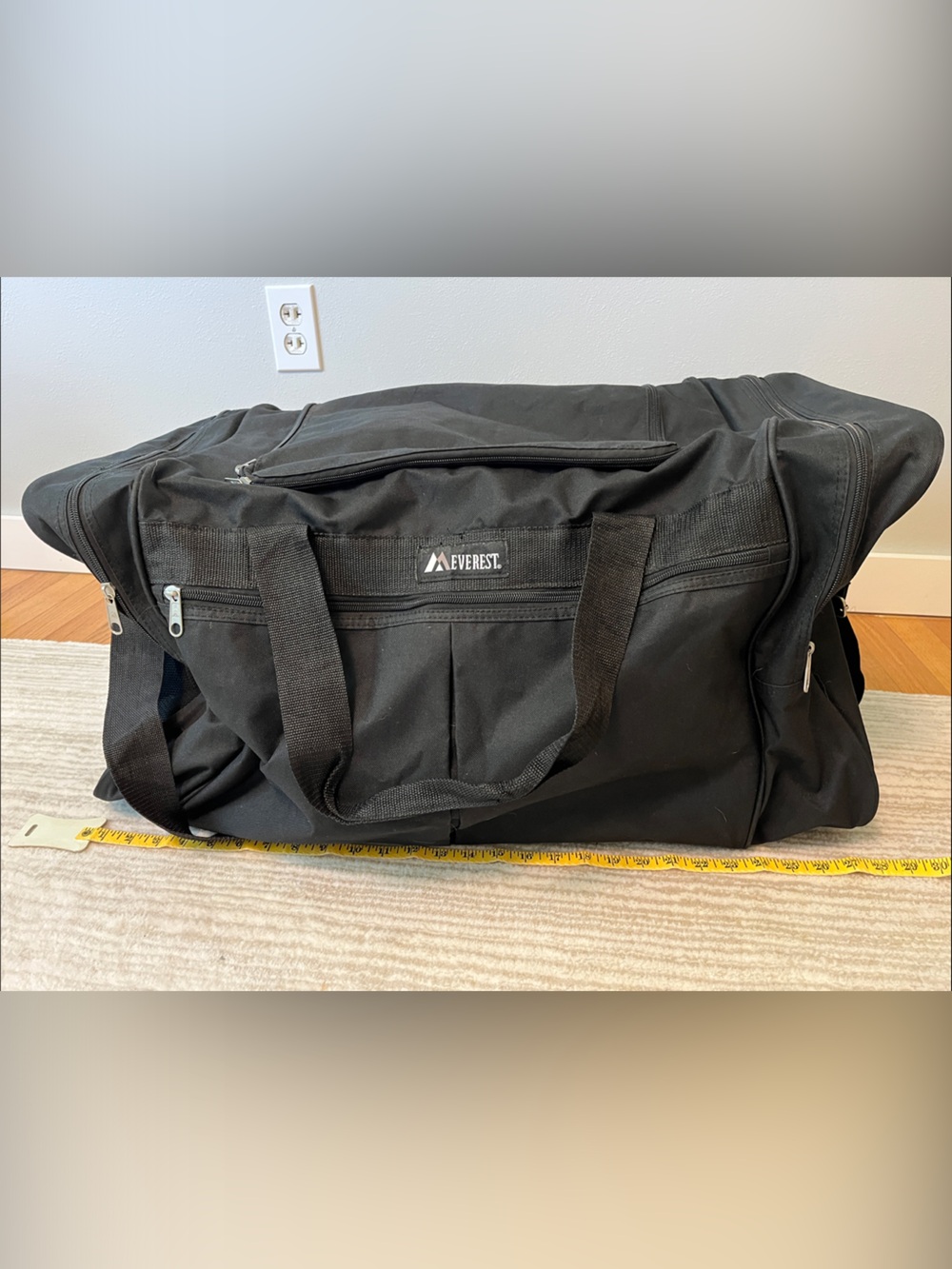 Everest Black Duffel Bag – Spacious Travel & Gym Holdall